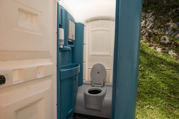Best Portable restroom trailer rental  in Bolivar, OH
